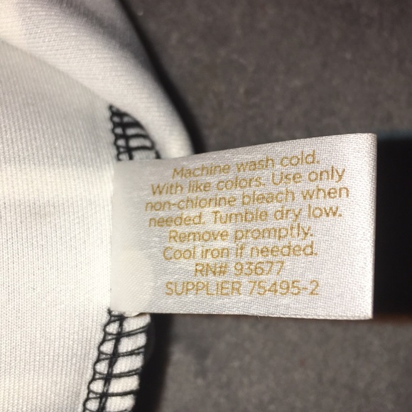 Decree Crop Top - Picture 5 of 7